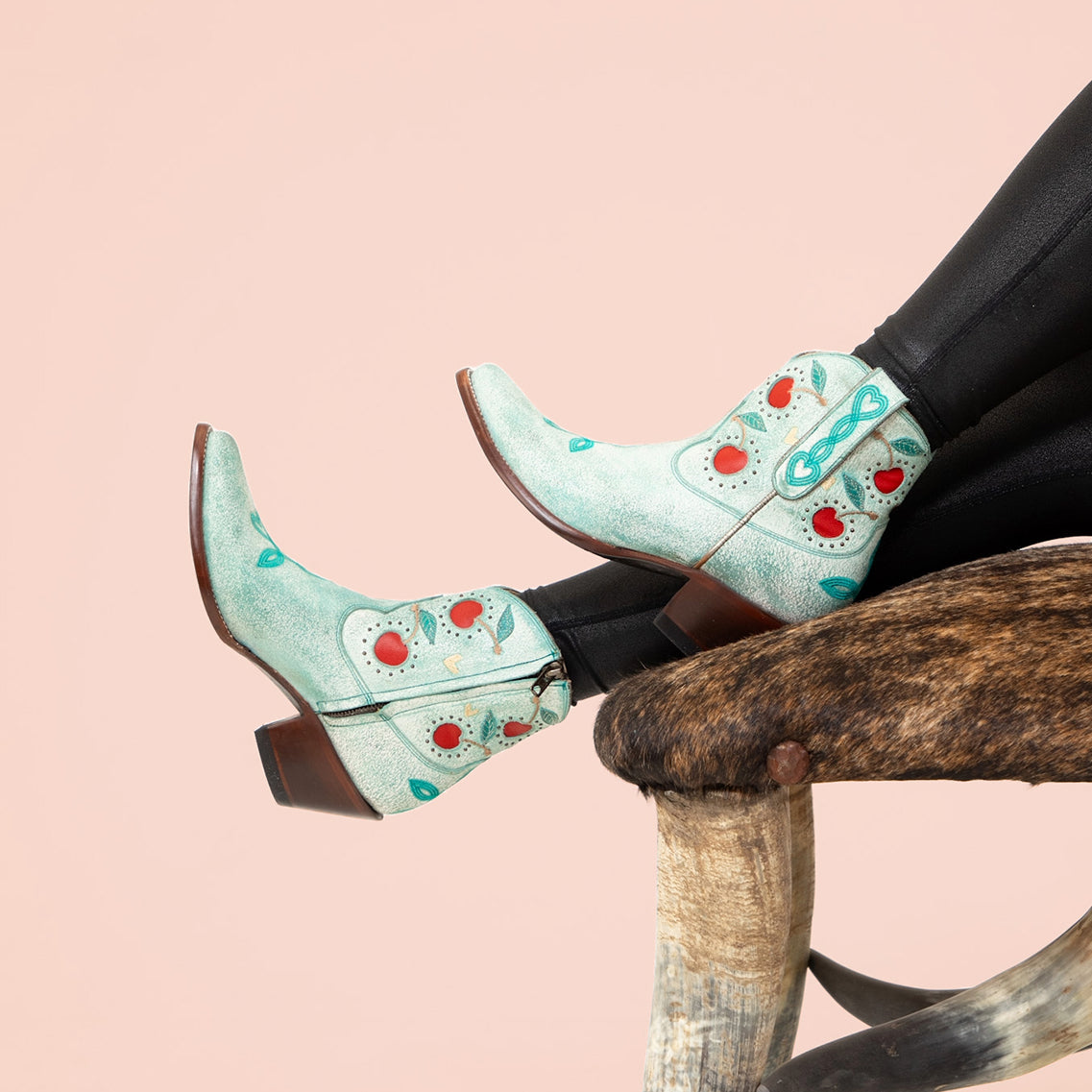 KERSEN SHORT - WOMEN'S