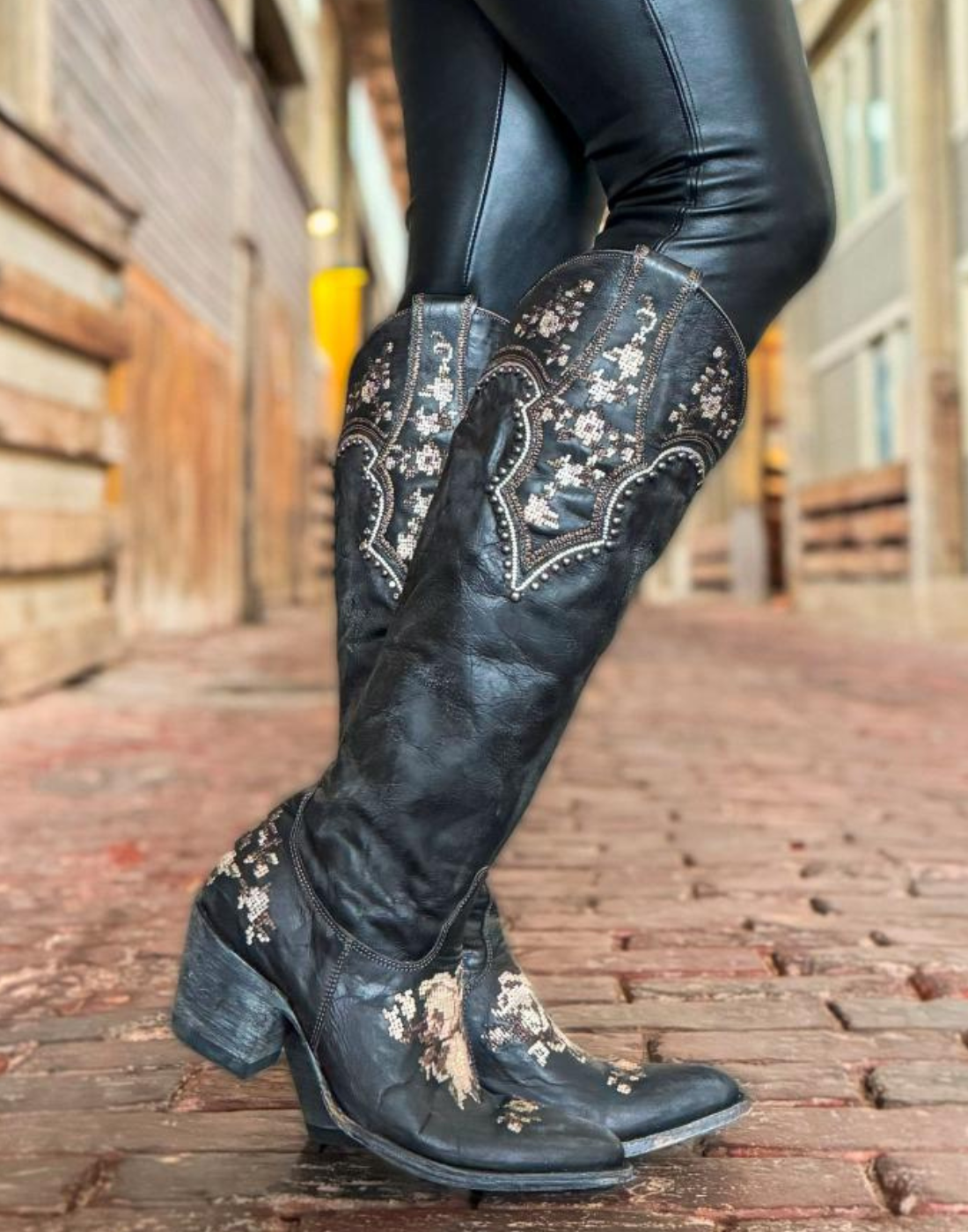 Women Boots Skulls Ladies High Boots High Heels Long Boots Women Shoes -  China Lady Shoes and Women Shoes price